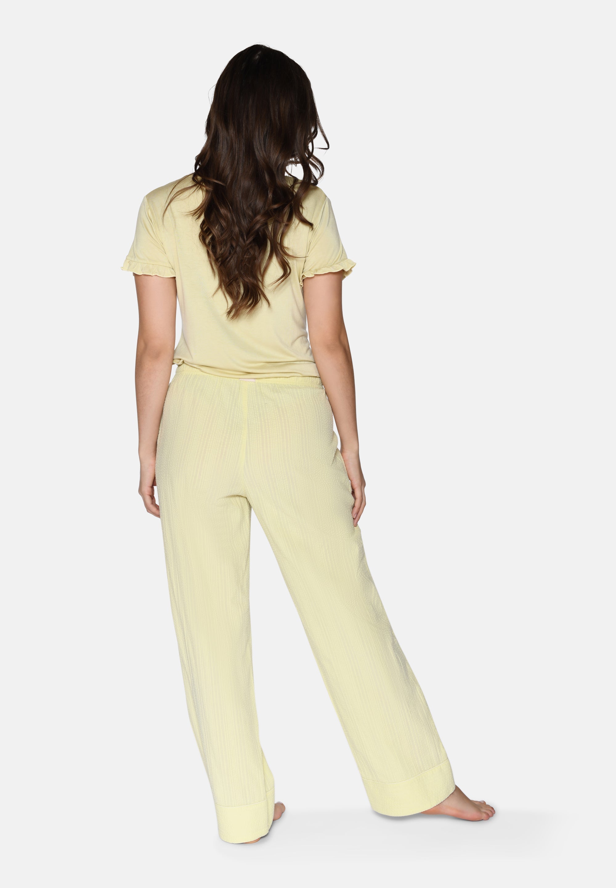 Nicola Pants, Hay