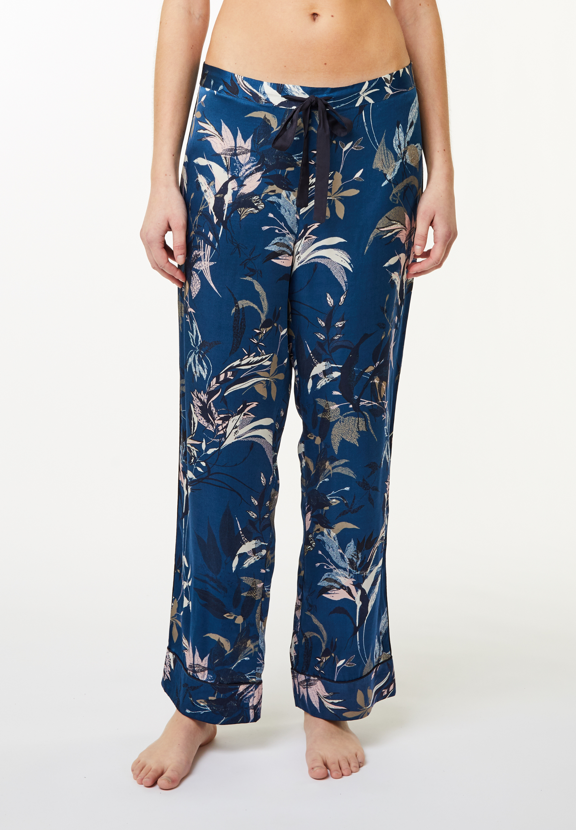 Janet Pants, Ensign Blue