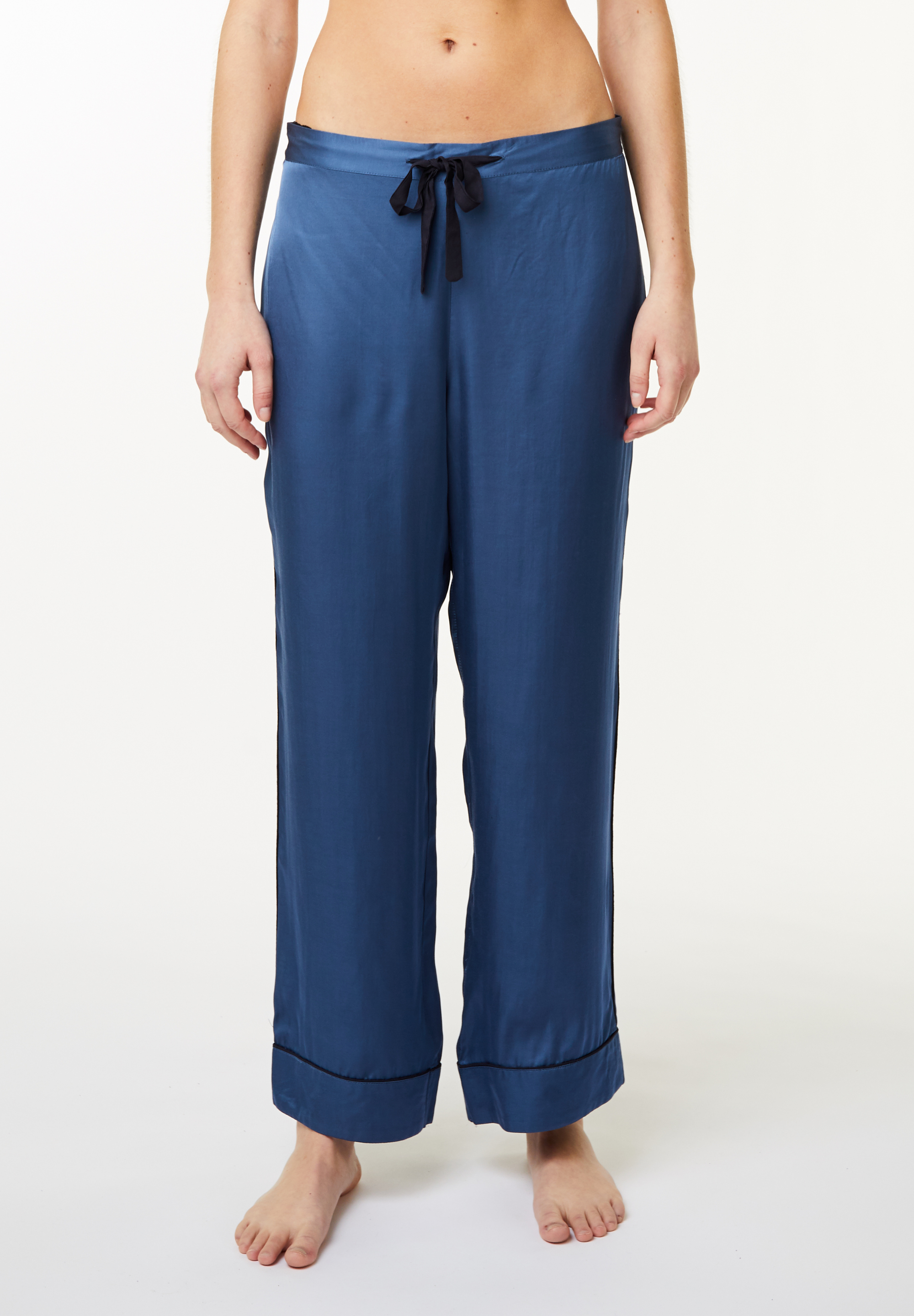 Janet Pants, Ensign Blue