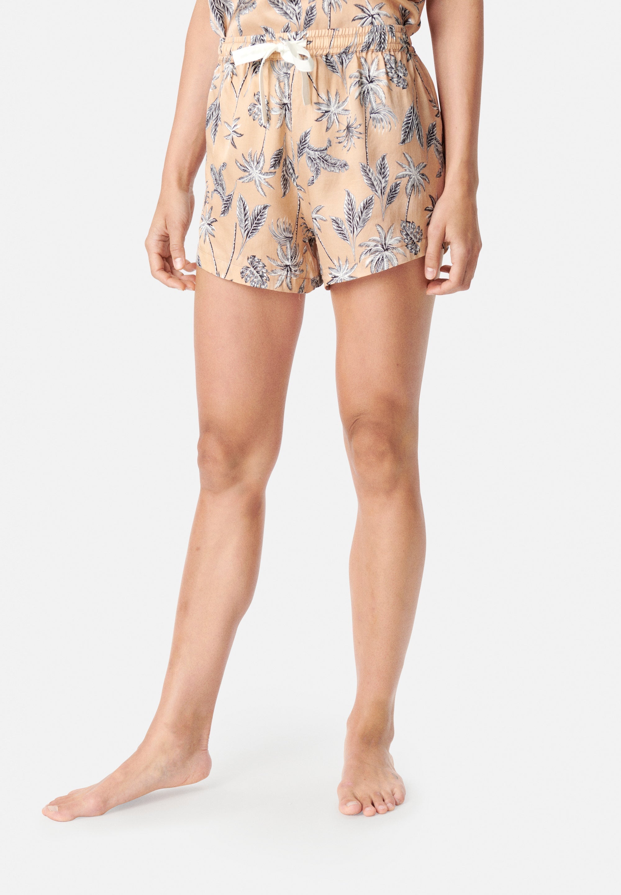 Kaitlyn Shorts, Moonlight