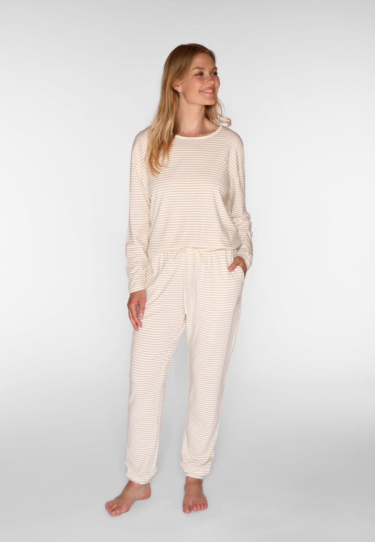 Betty Hose, Zementgrau Streifen