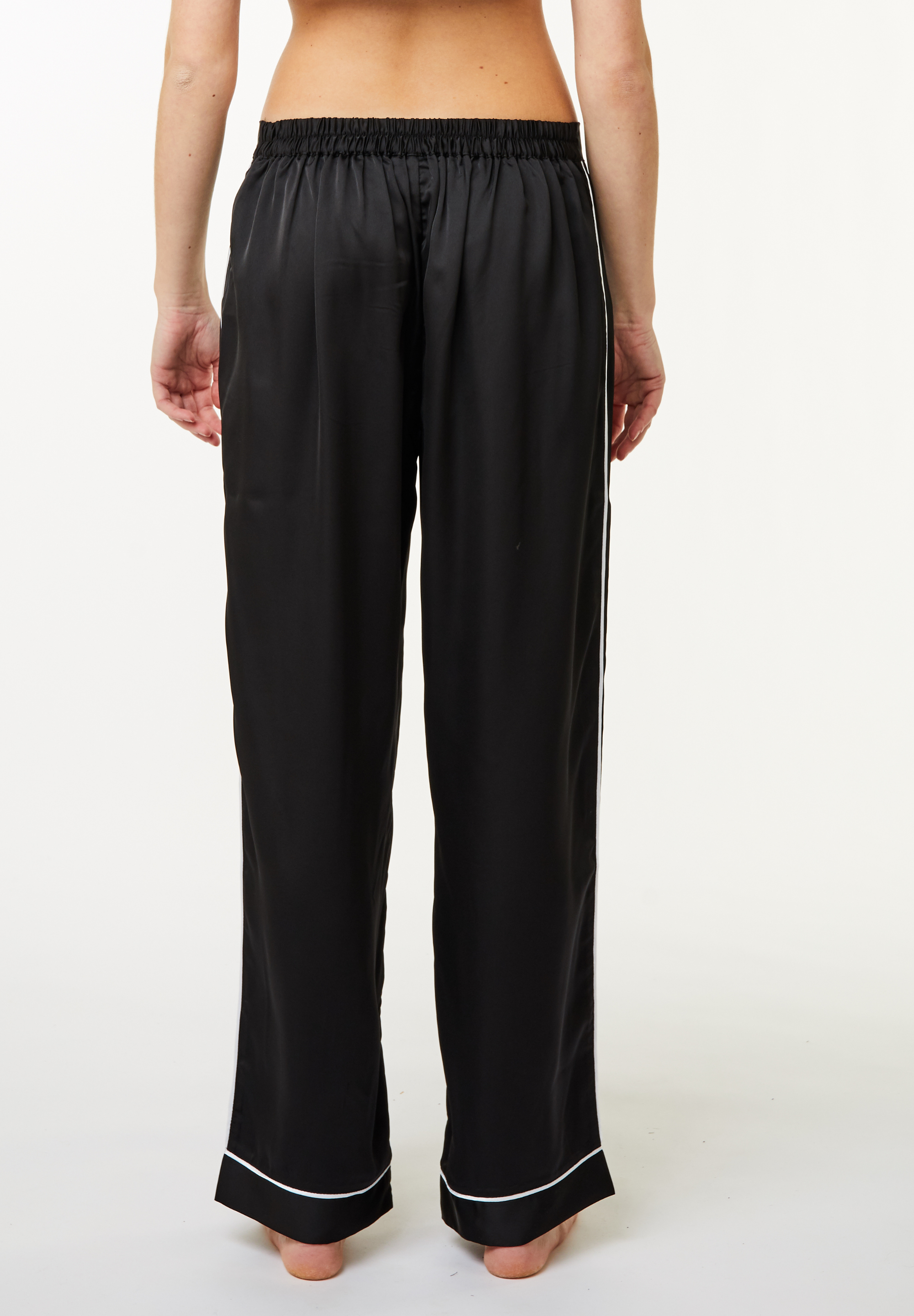 Janet Pants, Black