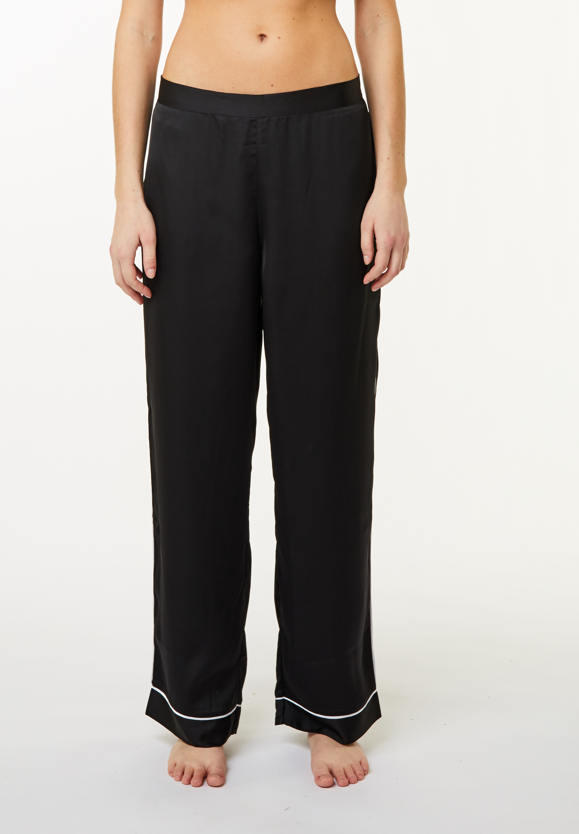 Janet Pants, Black